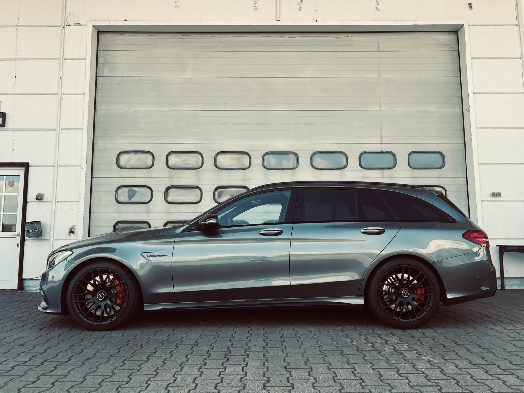 Mercedes C 63 AMG