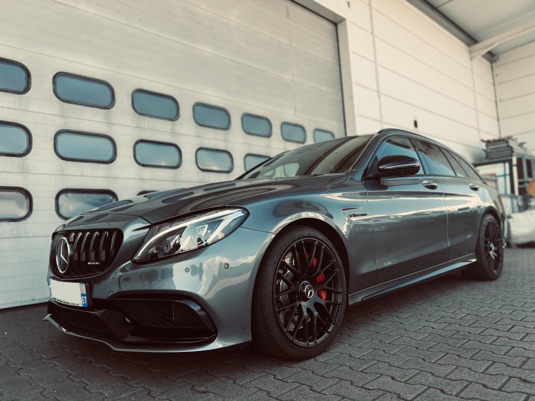 Mercedes C 63 AMG — photo 2 sur 14