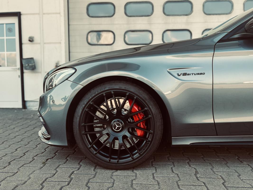 Mercedes C 63 AMG — photo 4 sur 14