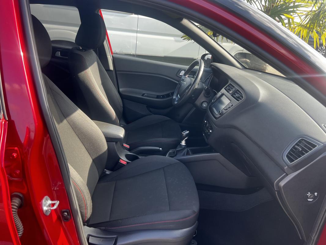 Hyundai i20 — photo 7 sur 9