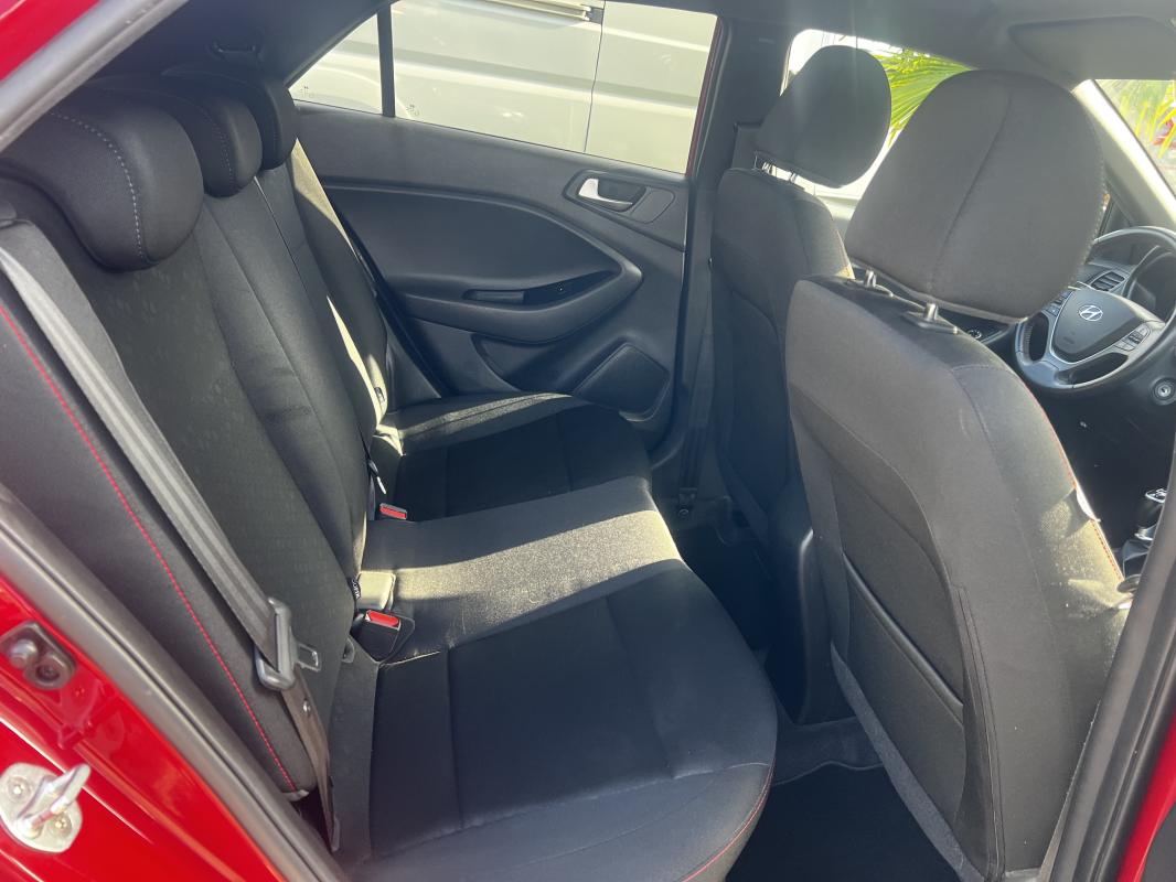 Hyundai i20 — photo 8 sur 9