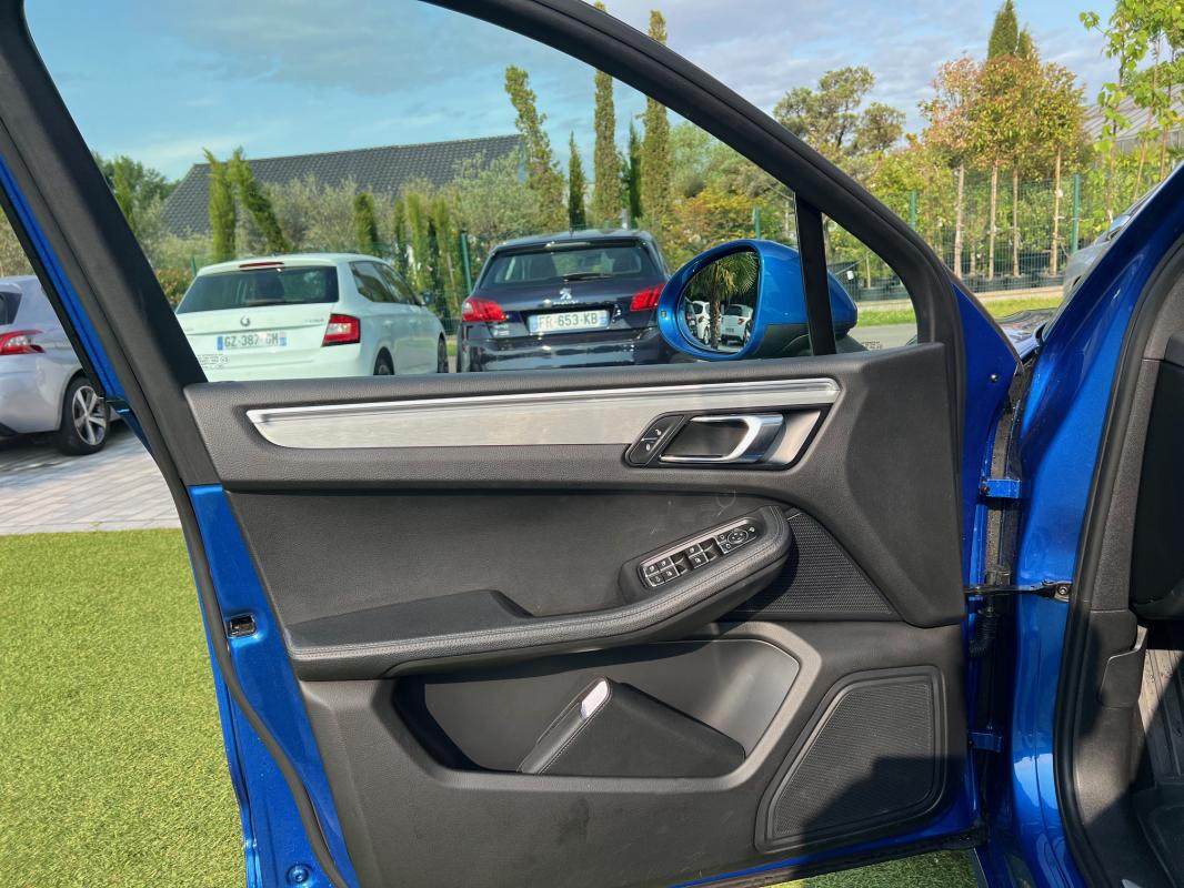 Porsche Macan — photo 15 sur 17