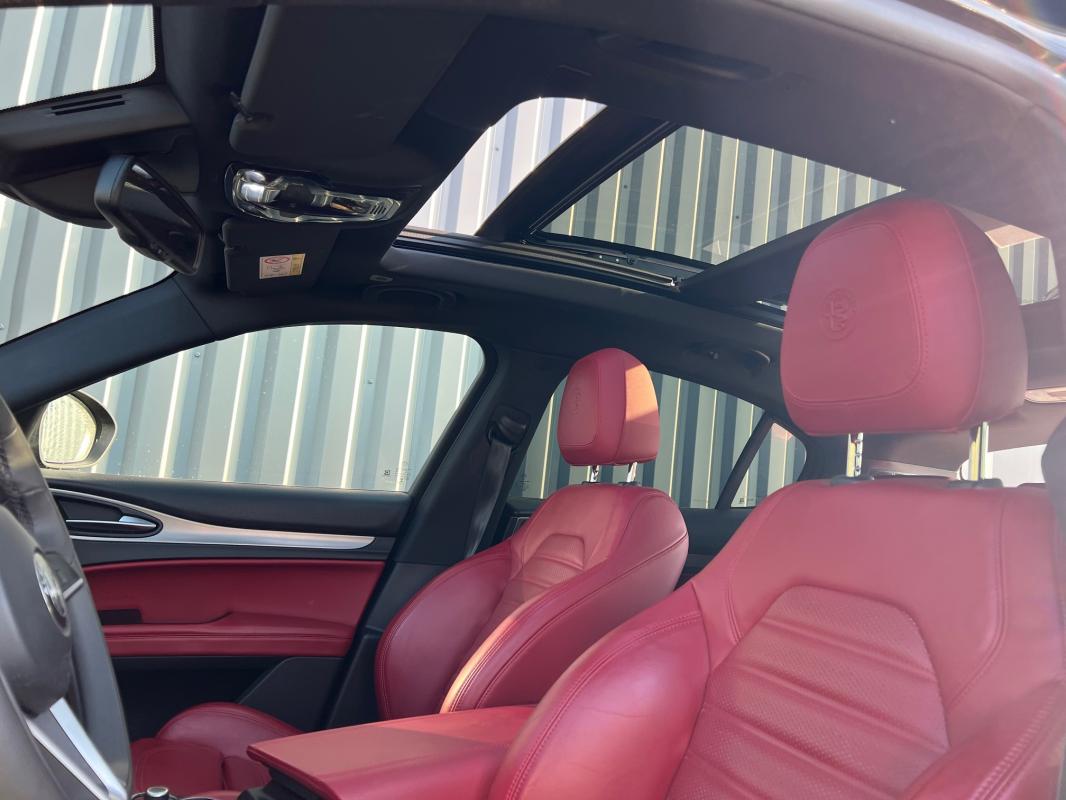 Alfa Romeo Stelvio — photo 14 sur 15