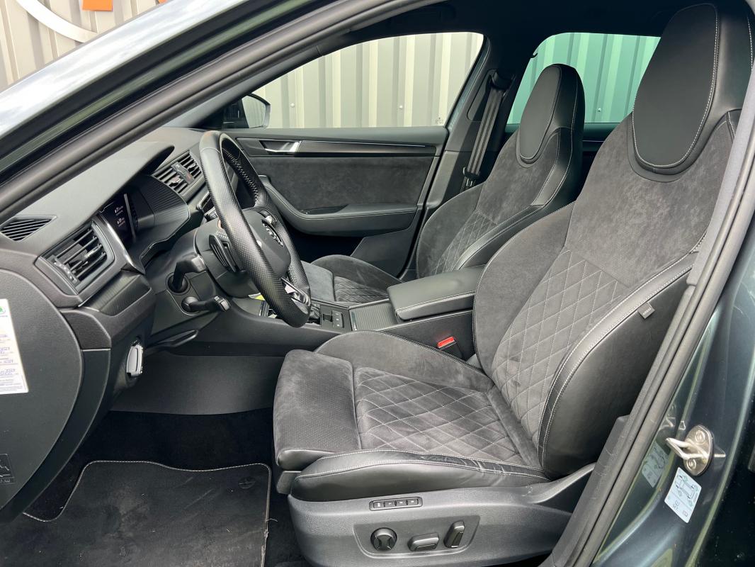 Skoda Superb Combi — photo 13 sur 14