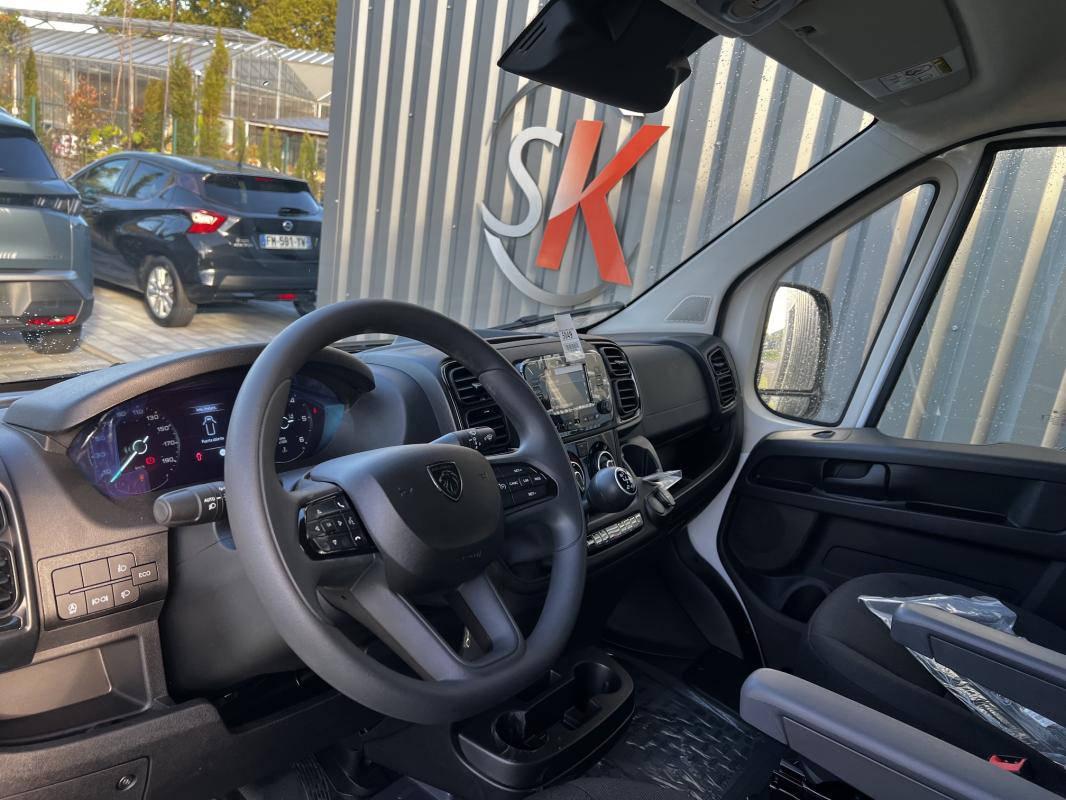 Peugeot Boxer — photo 11 sur 11