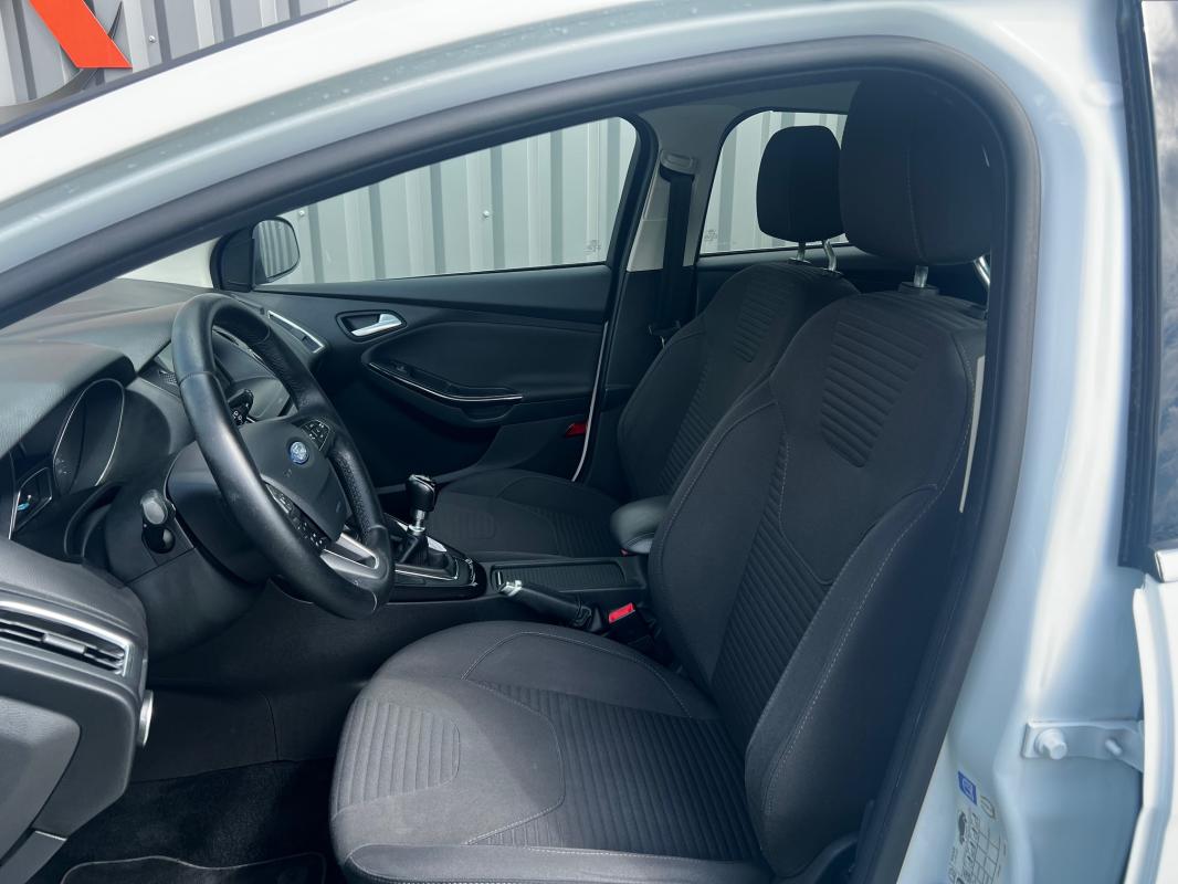 Ford Focus — photo 10 sur 12
