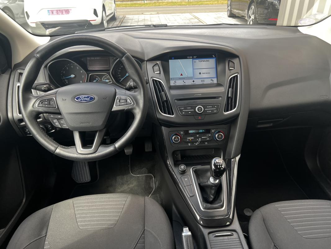 Ford Focus — photo 8 sur 12