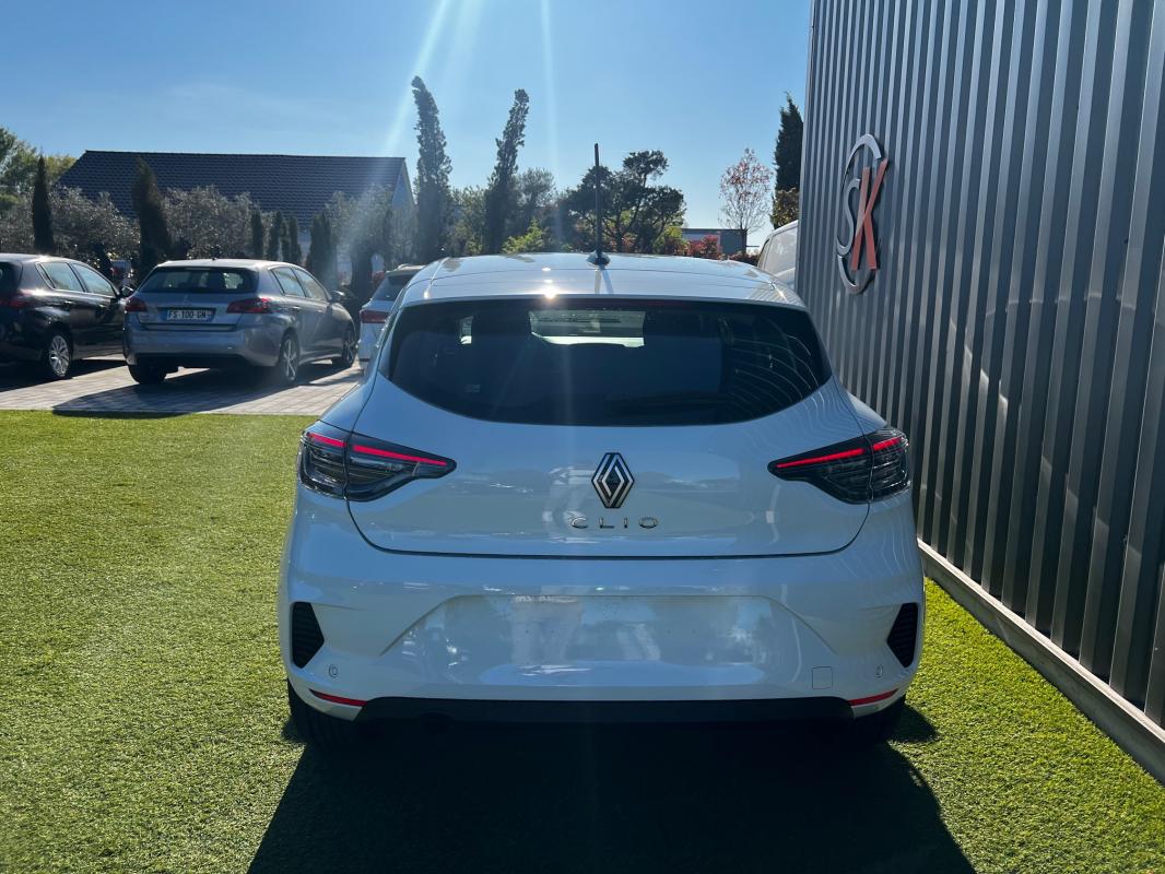 Renault Clio — photo 5 sur 11