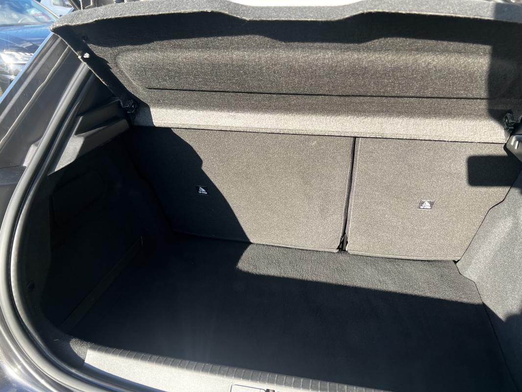 Peugeot 208 — photo 6 sur 10