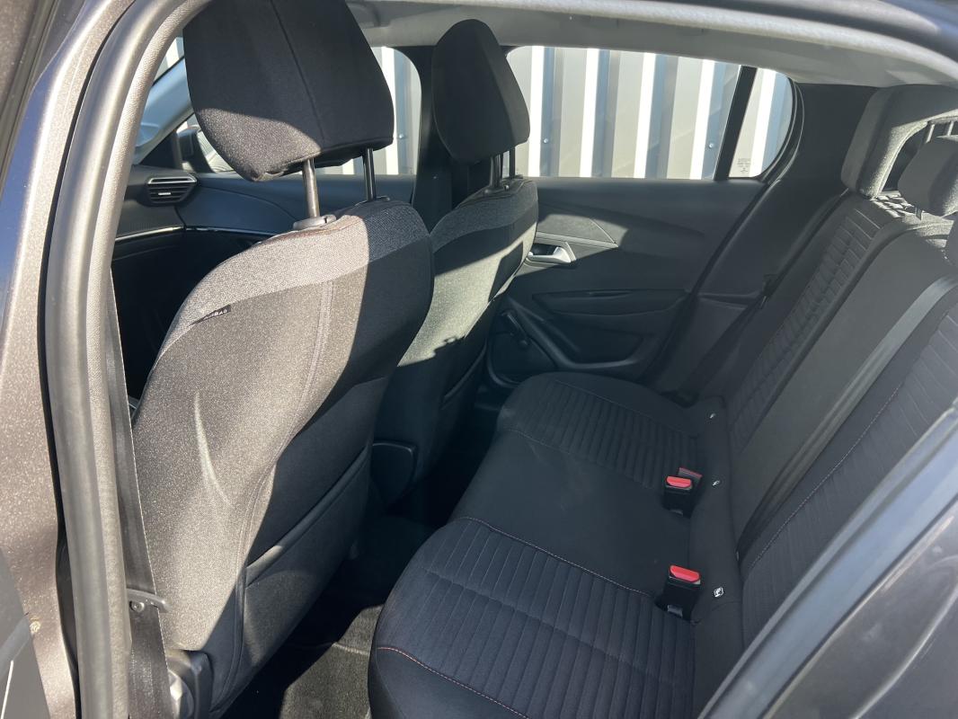 Peugeot 208 — photo 7 sur 10