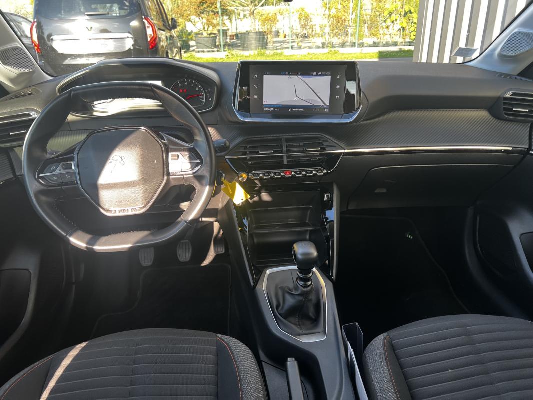 Peugeot 208 — photo 8 sur 10