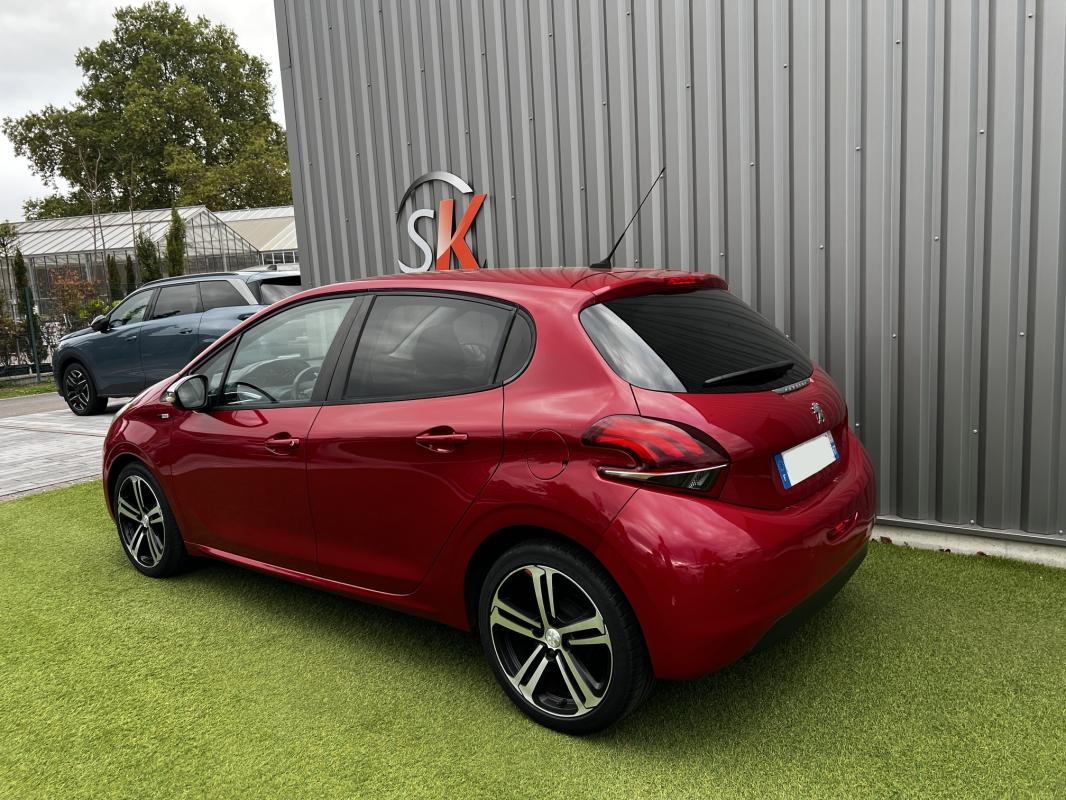 Peugeot 208 — photo 4 sur 8